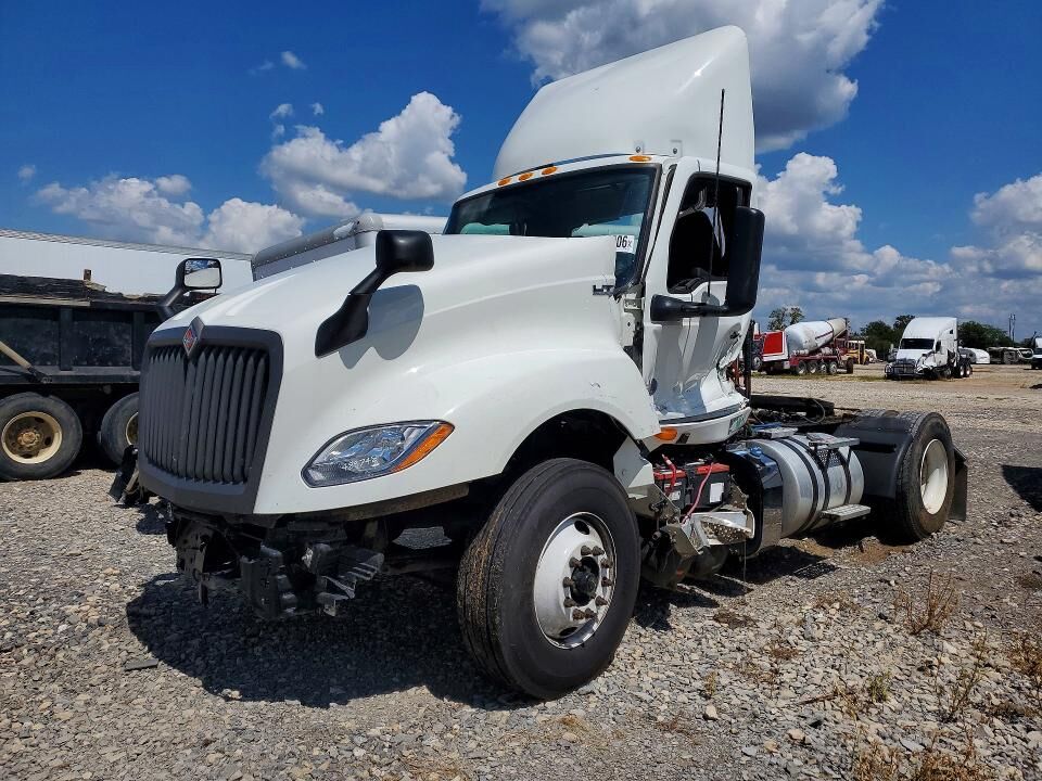 2023 INTERNATIONAL LT62A