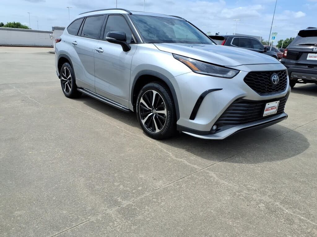 2022 TOYOTA Highlander