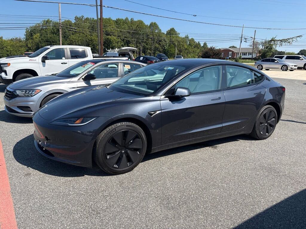 2025 TESLA Model 3