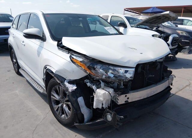 2016 TOYOTA Highlander