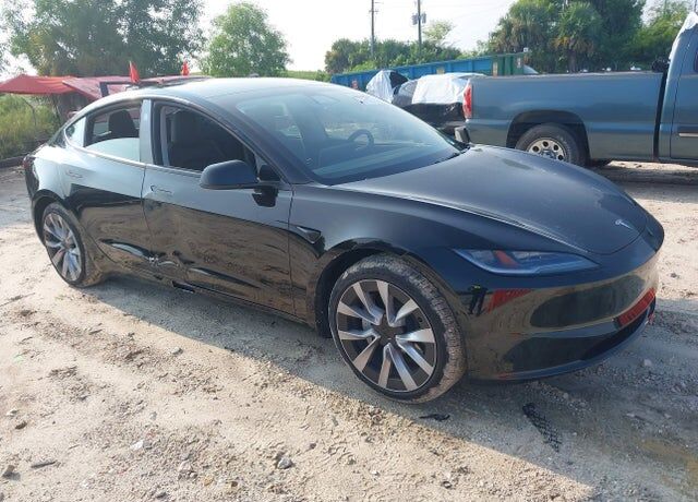 2025 TESLA Model 3