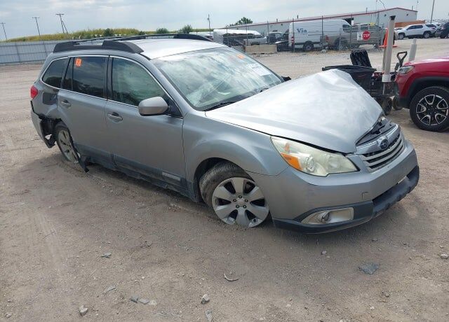 2011 SUBARU Outback