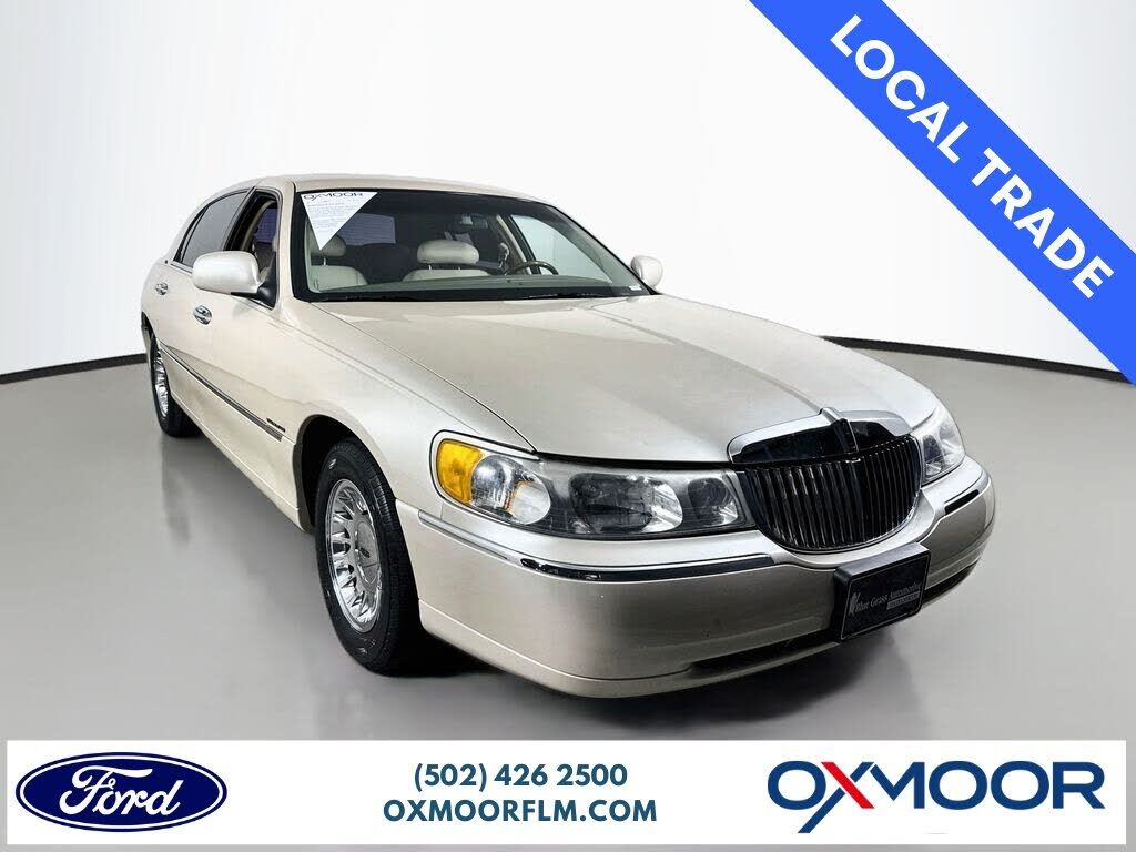 2000 LINCOLN Town Car