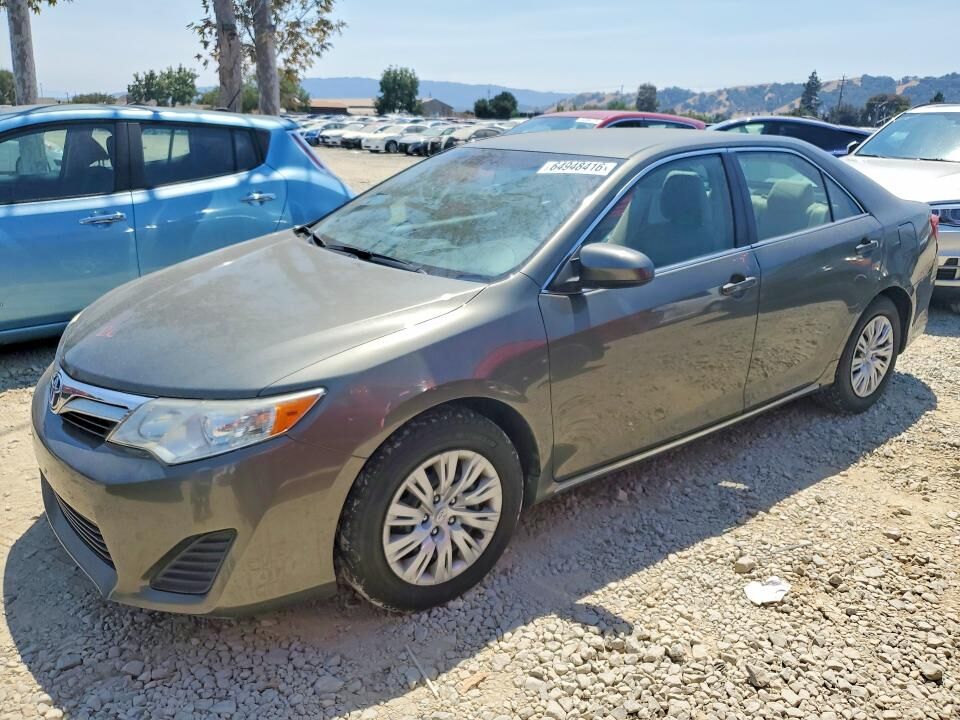 2013 TOYOTA Camry
