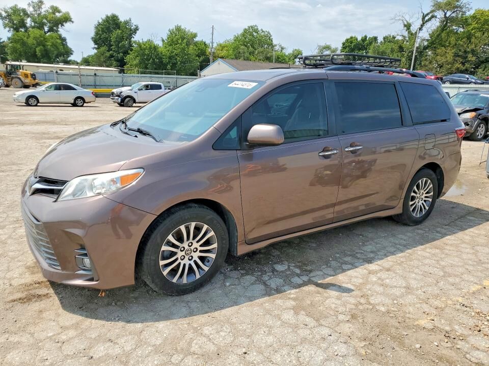 2020 TOYOTA Sienna