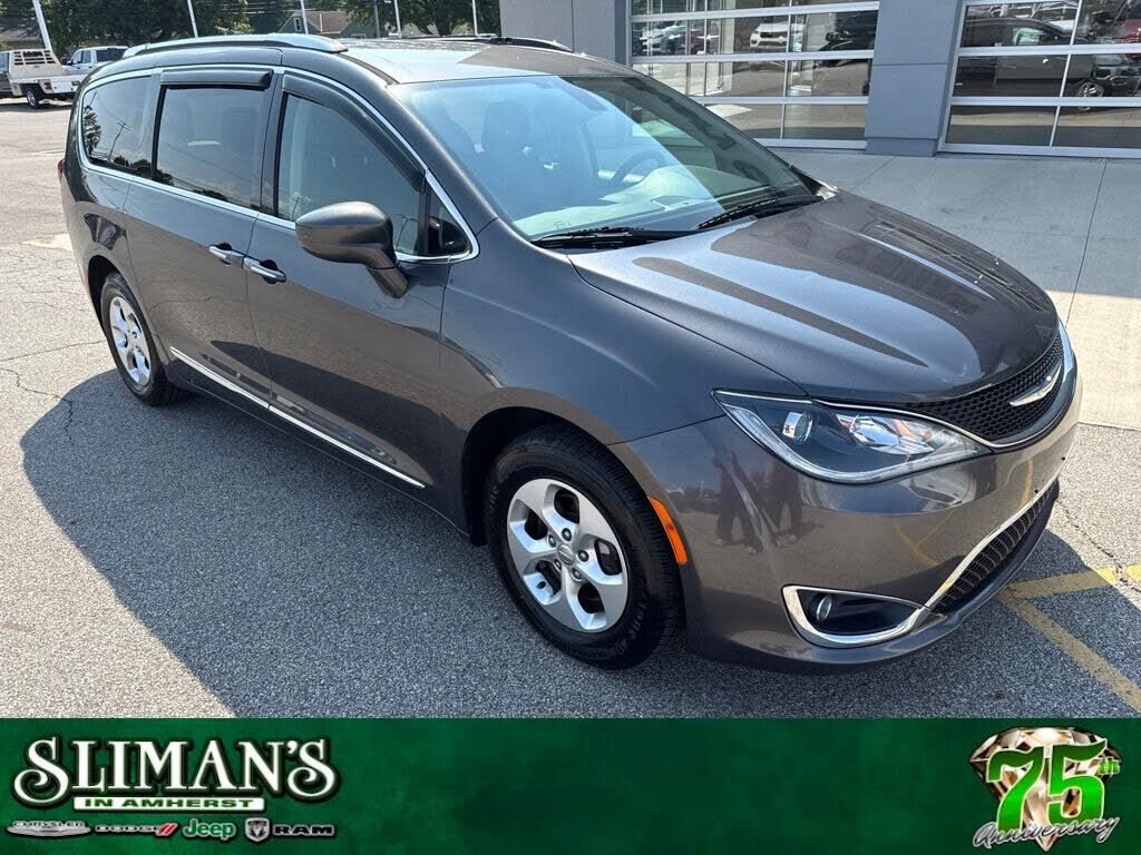 2017 CHRYSLER Pacifica