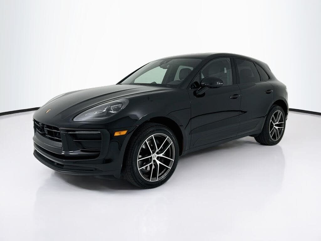 2025 PORSCHE Macan