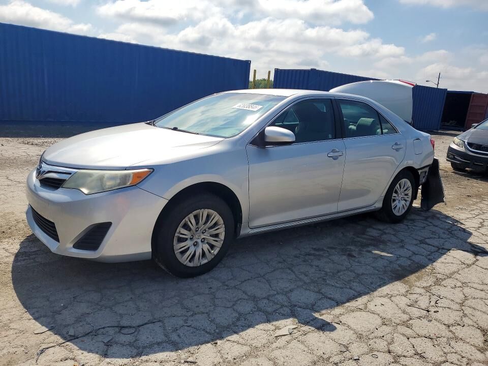 2013 TOYOTA Camry