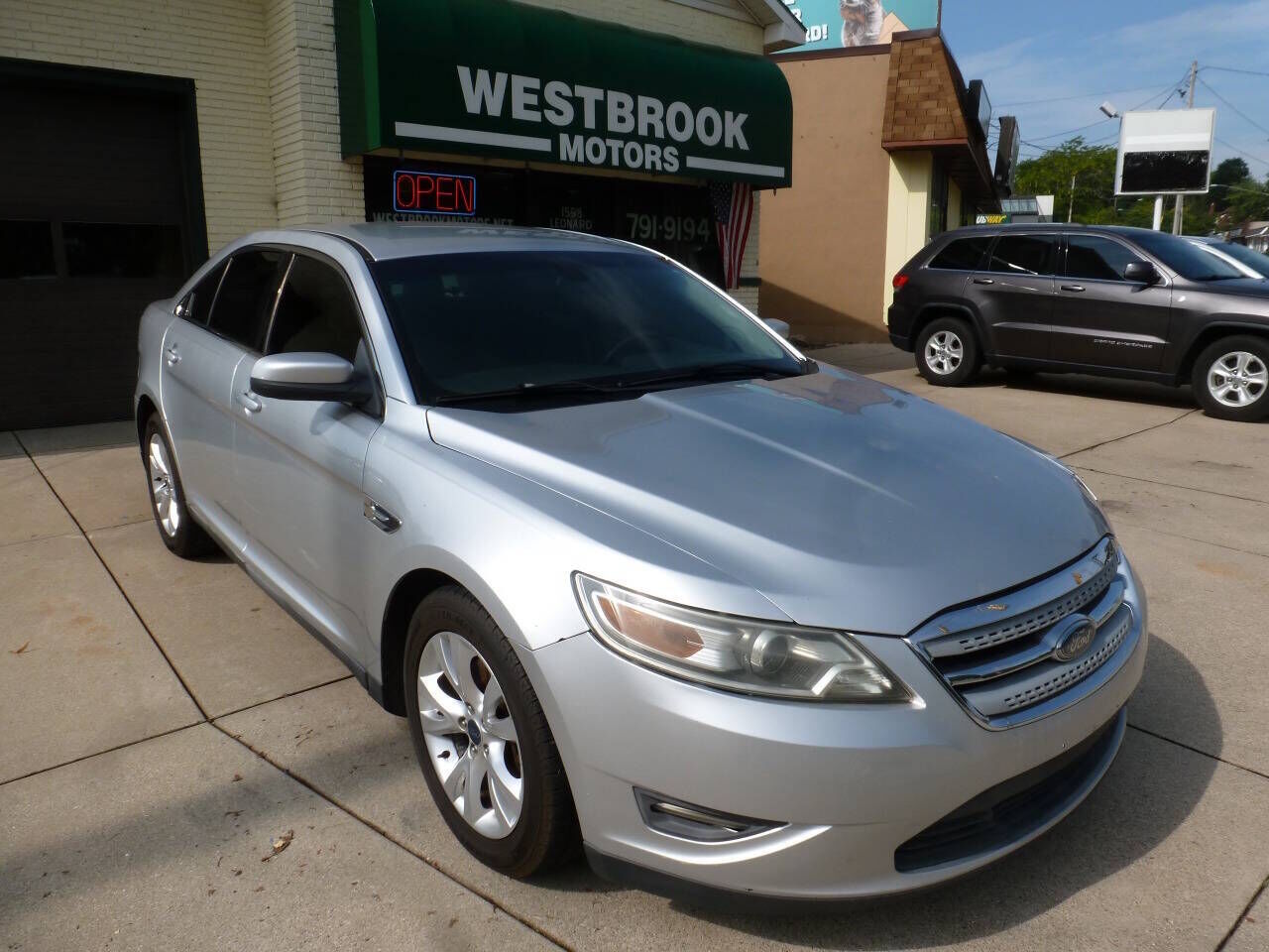 2010 FORD Taurus