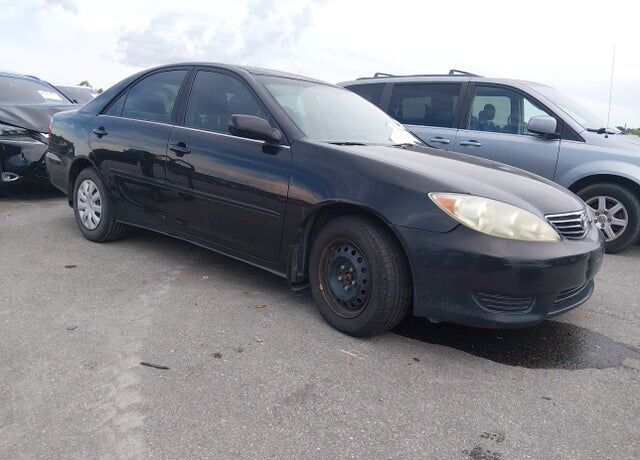 2005 TOYOTA Camry