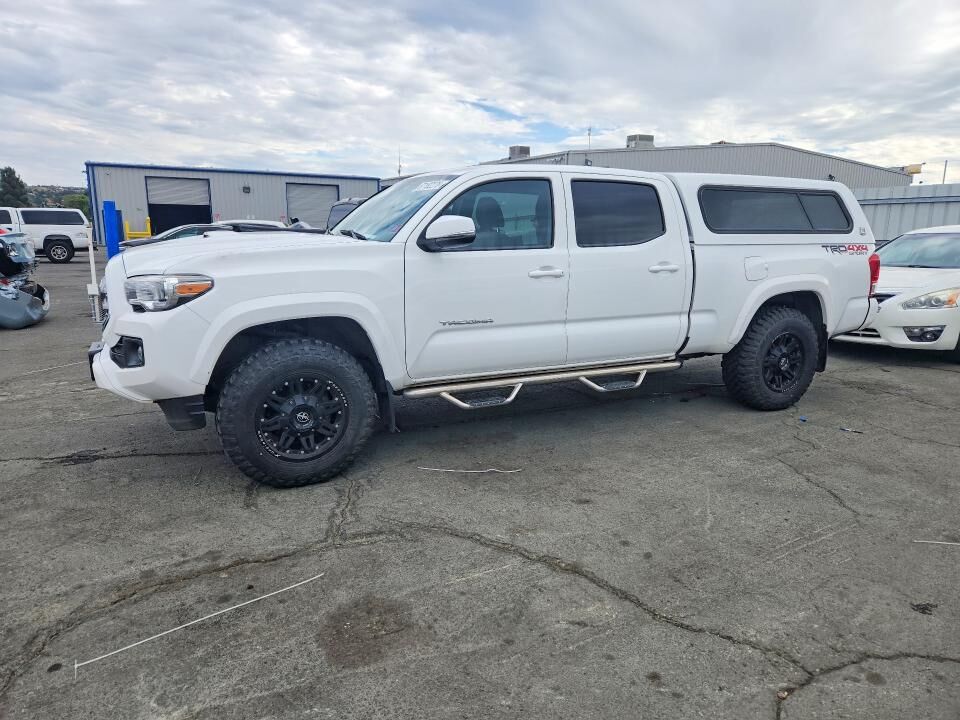 2017 TOYOTA Tacoma