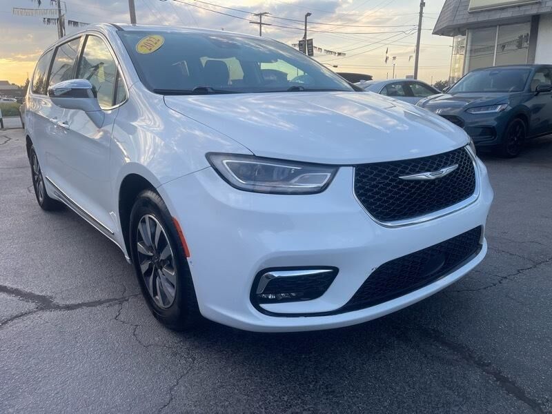 2022 CHRYSLER Pacifica