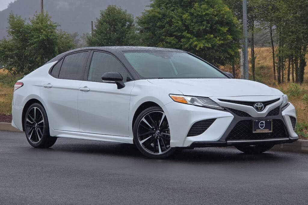 2020 TOYOTA Camry