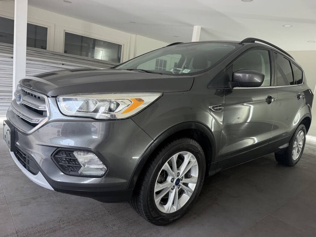 2017 FORD Escape
