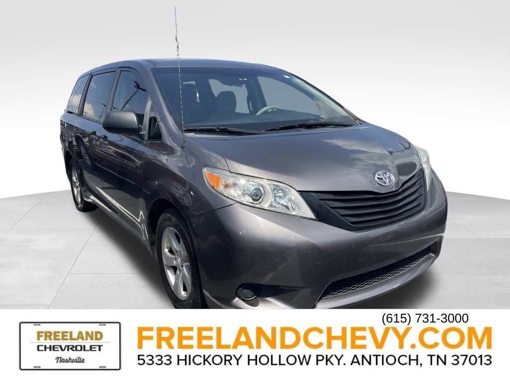 2012 TOYOTA Sienna
