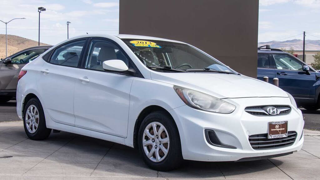 2013 HYUNDAI Accent