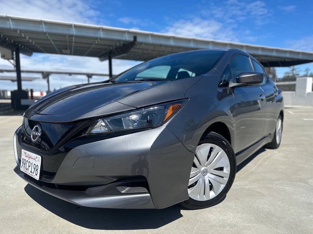 2025 NISSAN Leaf