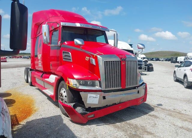 2017 WESTERN STAR 5700