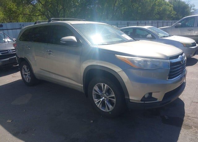 2016 TOYOTA Highlander