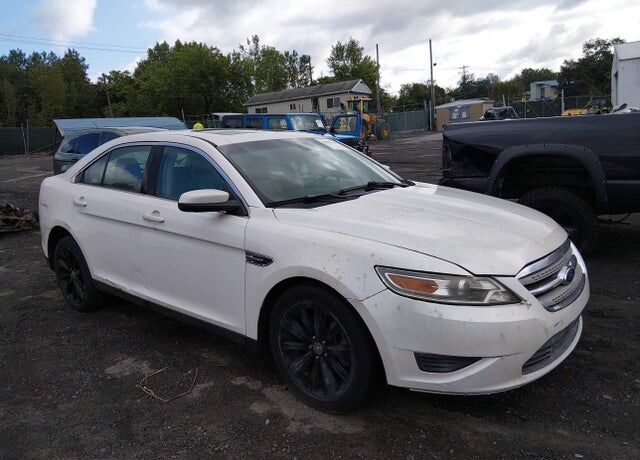 2013 FORD Taurus