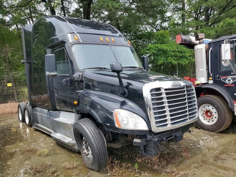 2015 FREIGHTLINER Cascadia