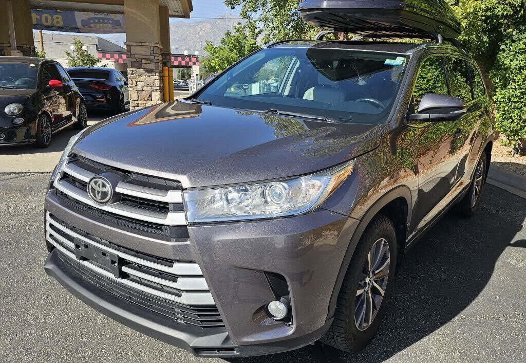 2019 TOYOTA Highlander