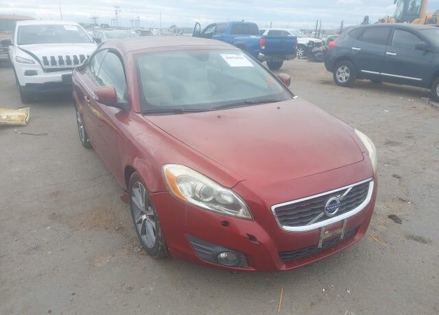 2011 VOLVO C70