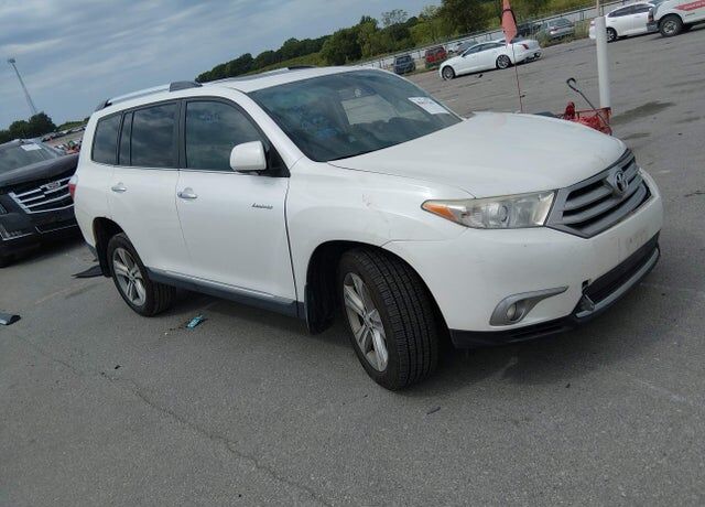 2013 TOYOTA Highlander