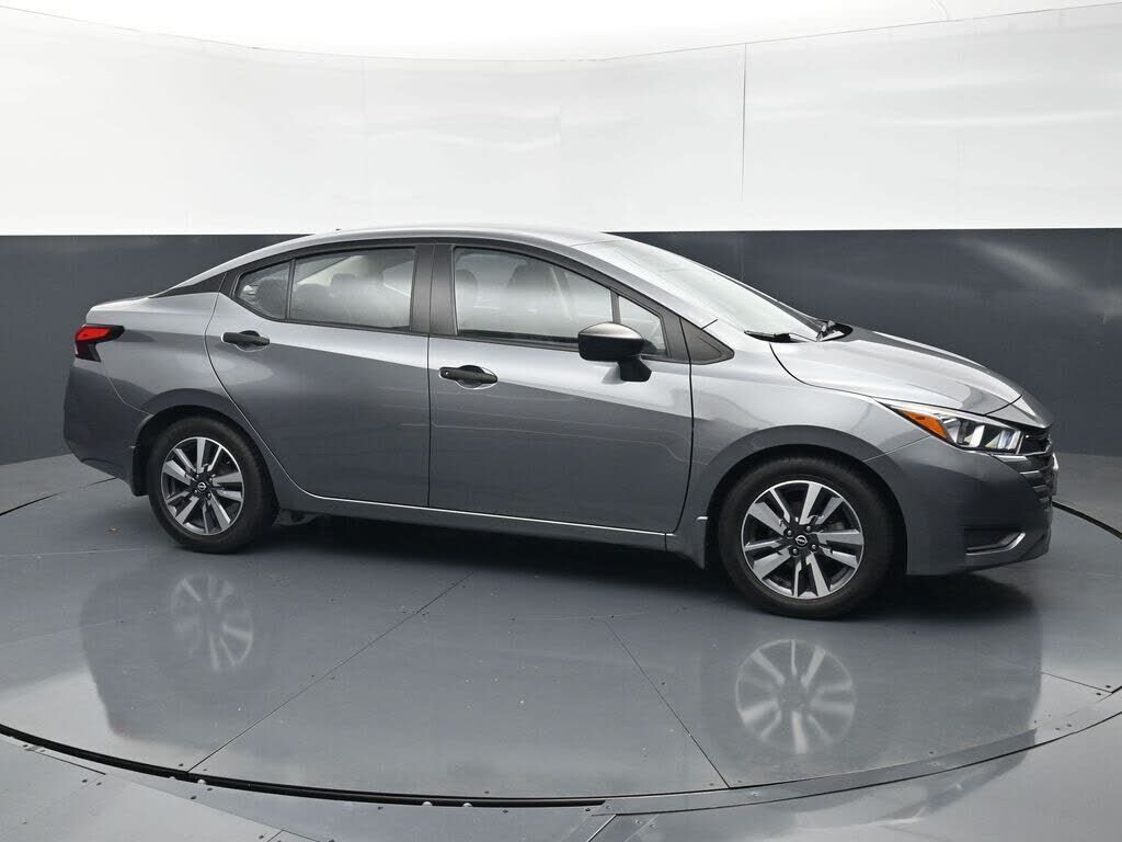 2023 NISSAN Versa