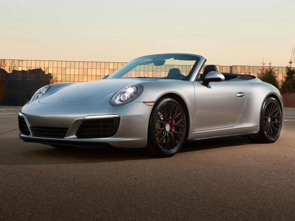 2017 PORSCHE 911
