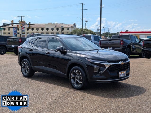 2025 CHEVROLET Trax