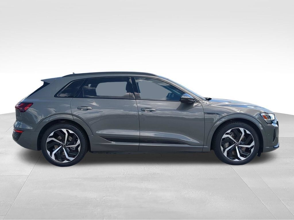 2024 Audi Q8