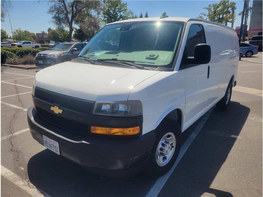 2020 CHEVROLET Express