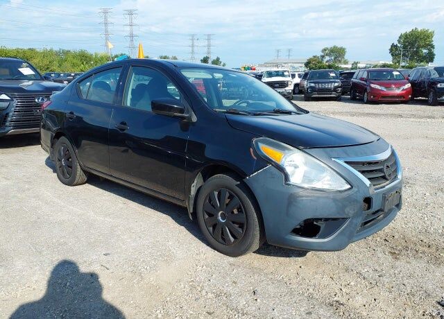 2017 NISSAN Versa