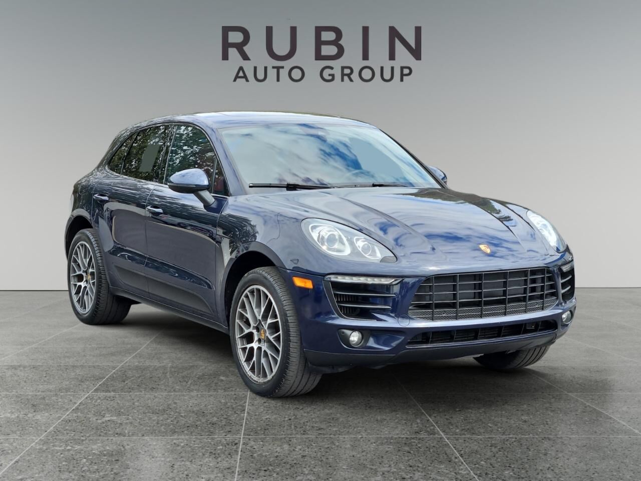 2018 PORSCHE Macan