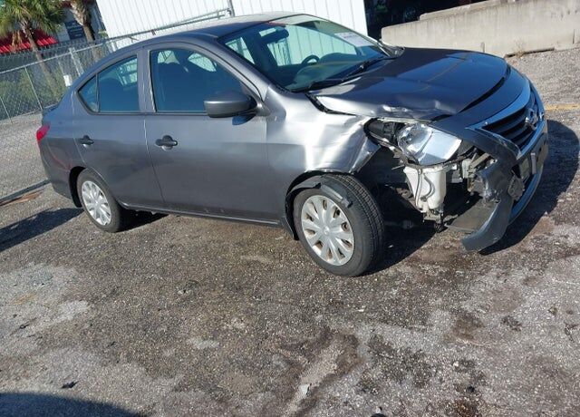 2016 NISSAN Versa
