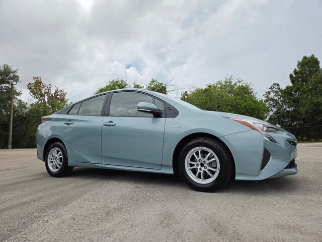 2016 TOYOTA PRIUS
