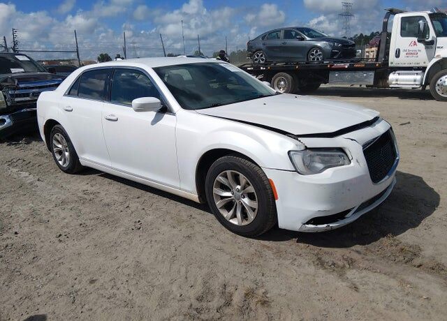 2015 CHRYSLER 300