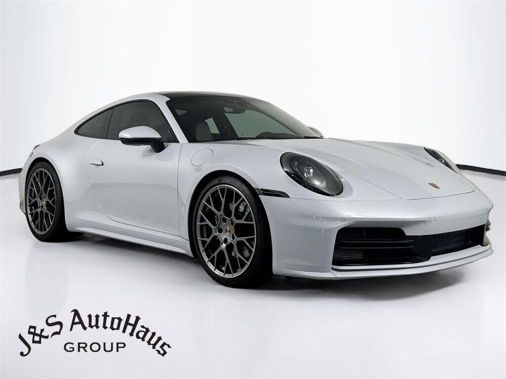 2025 PORSCHE 911
