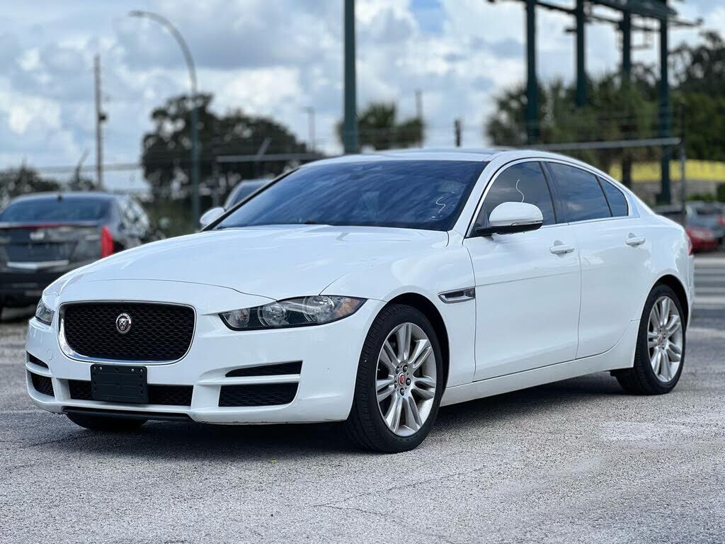 2019 JAGUAR XE