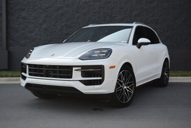 2026 PORSCHE Cayenne