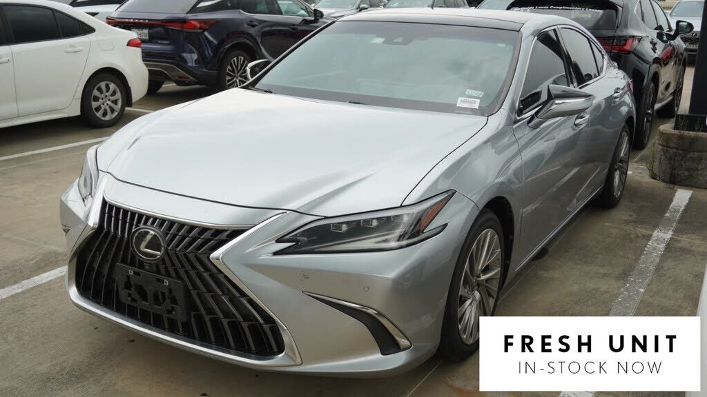 2022 LEXUS ES