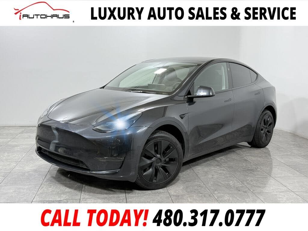2025 TESLA Model Y