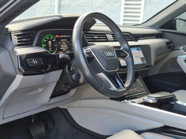 2024 Audi Q8