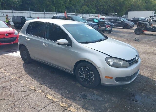 2011 VOLKSWAGEN Golf