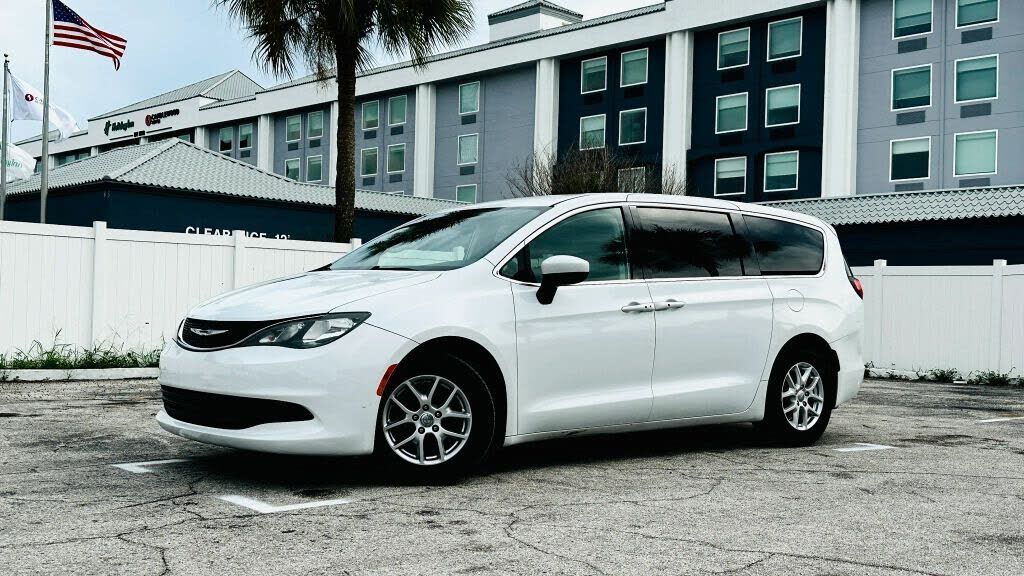 2017 CHRYSLER Pacifica