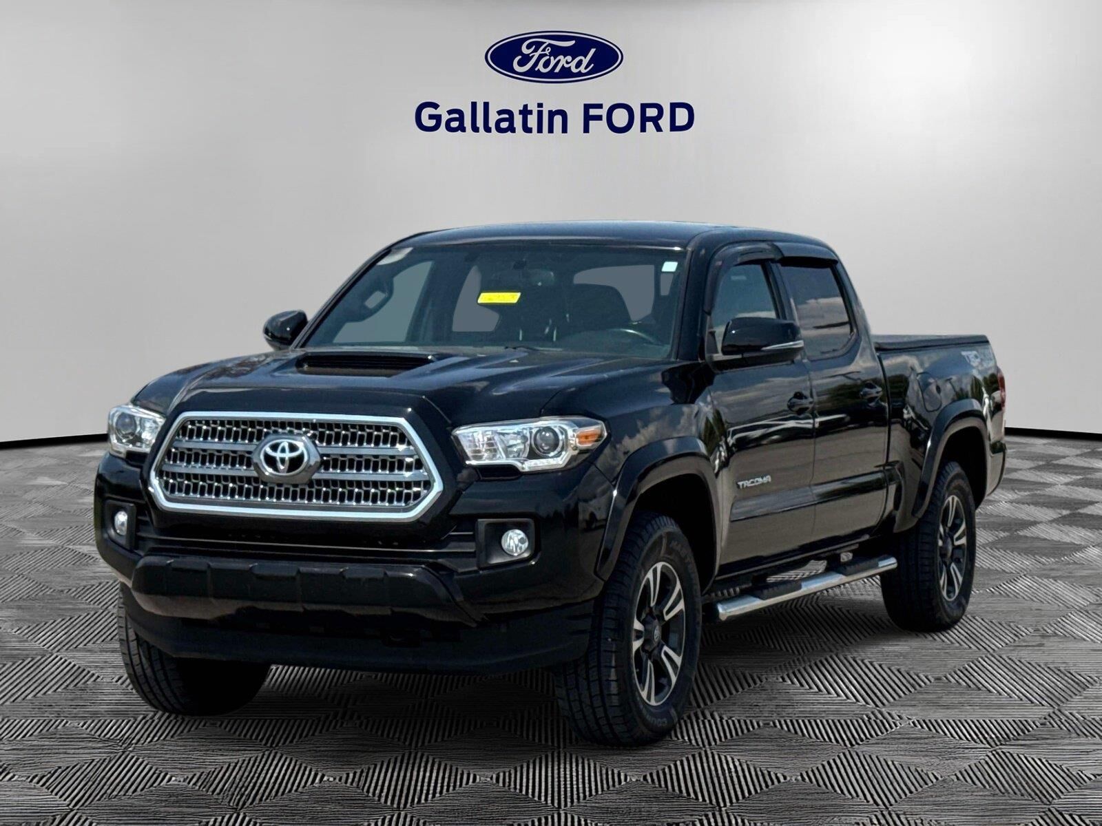 2017 TOYOTA Tacoma