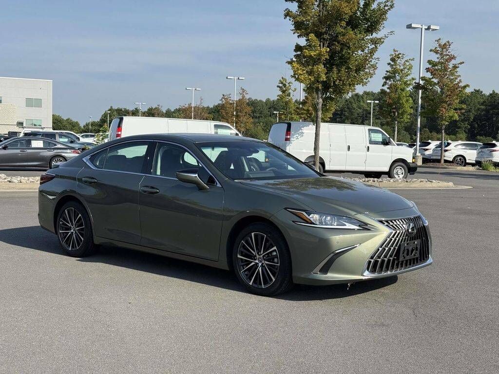 2025 LEXUS ES