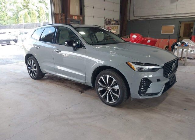 2025 VOLVO XC60
