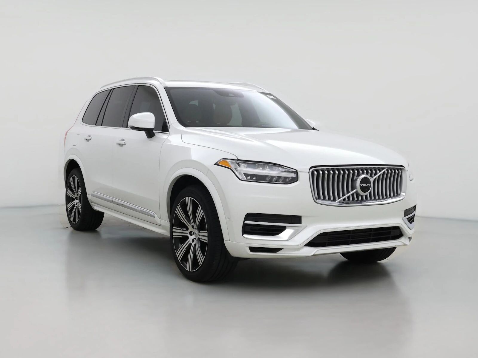 2022 VOLVO XC90